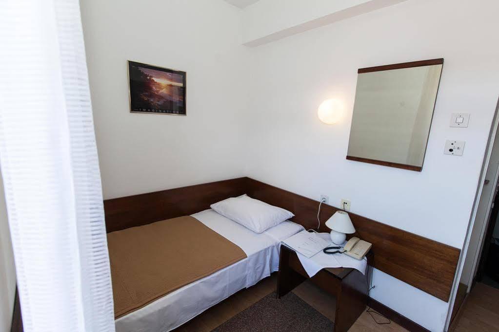 Hotel Zagreb Crikvenica Ngoại thất bức ảnh