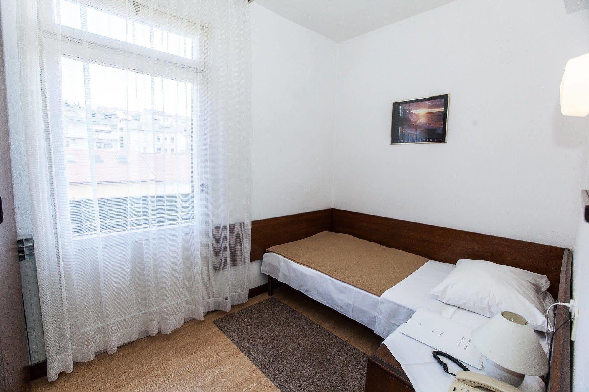 Hotel Zagreb Crikvenica Ngoại thất bức ảnh
