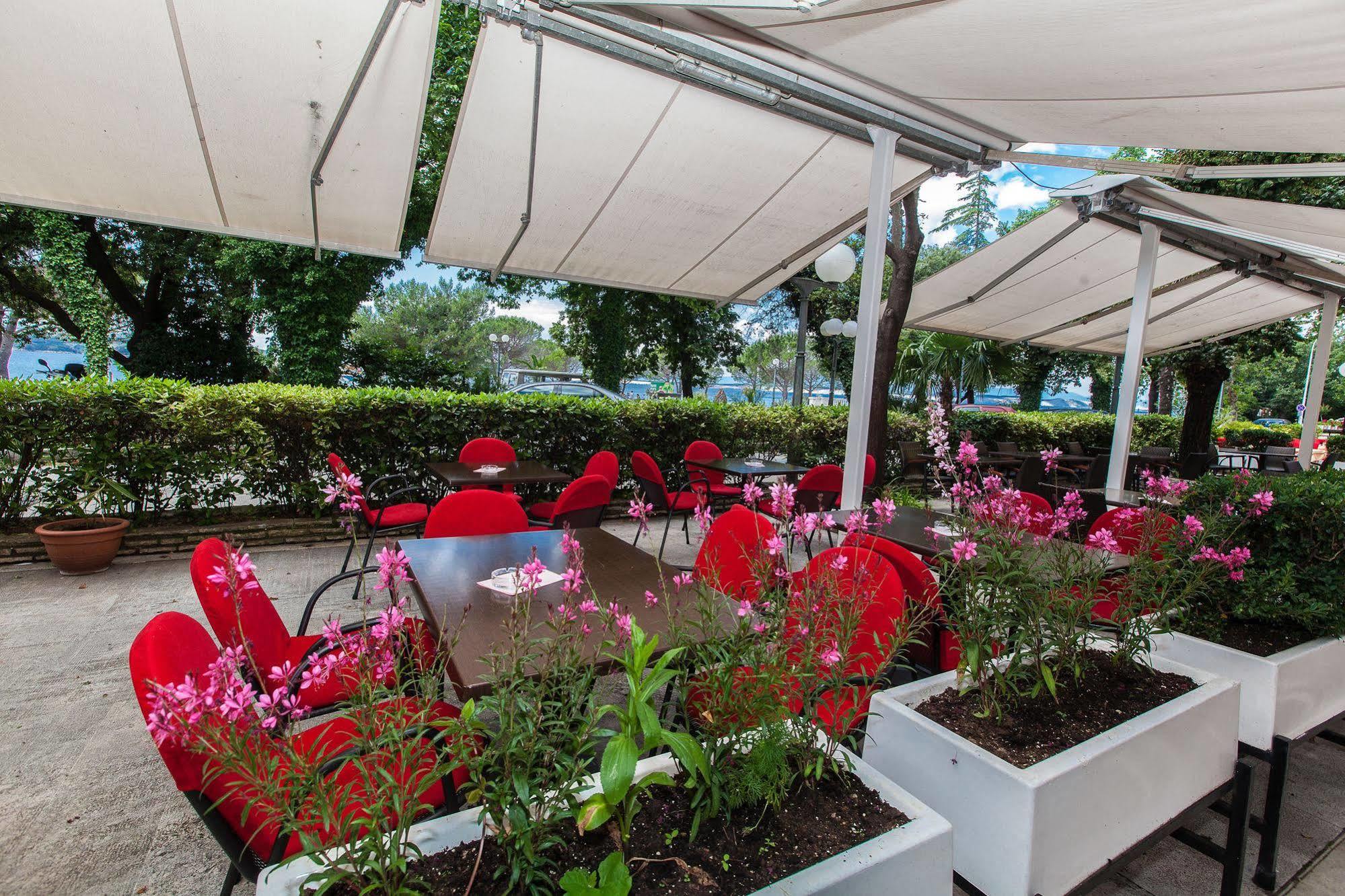 Hotel Zagreb Crikvenica Ngoại thất bức ảnh